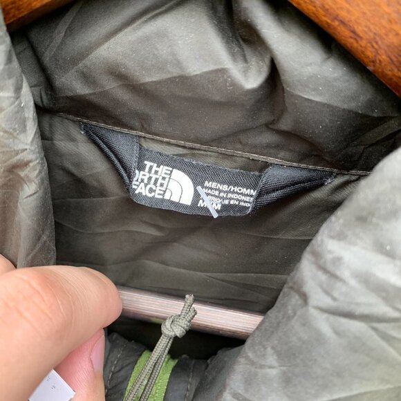 The North Face Puffer Jacket Medium Green - Picture 3 of 10